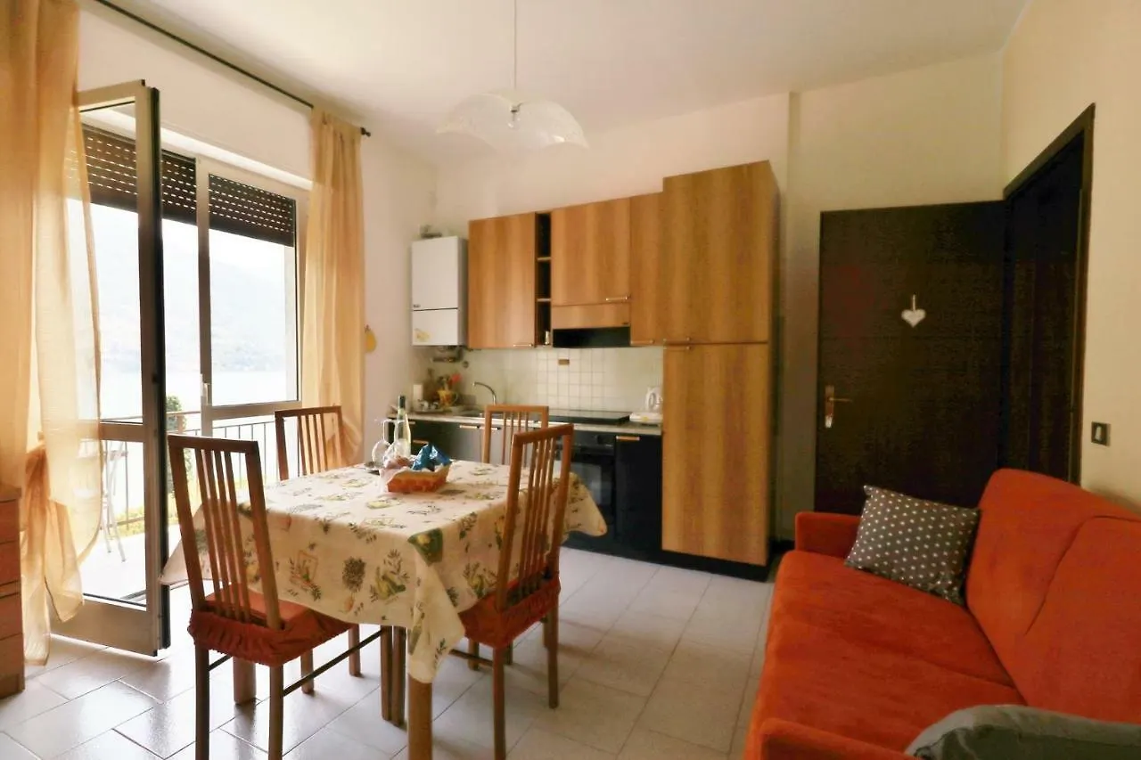 Apartment Appartamenti La Porta Sul Lago Laglio Italy