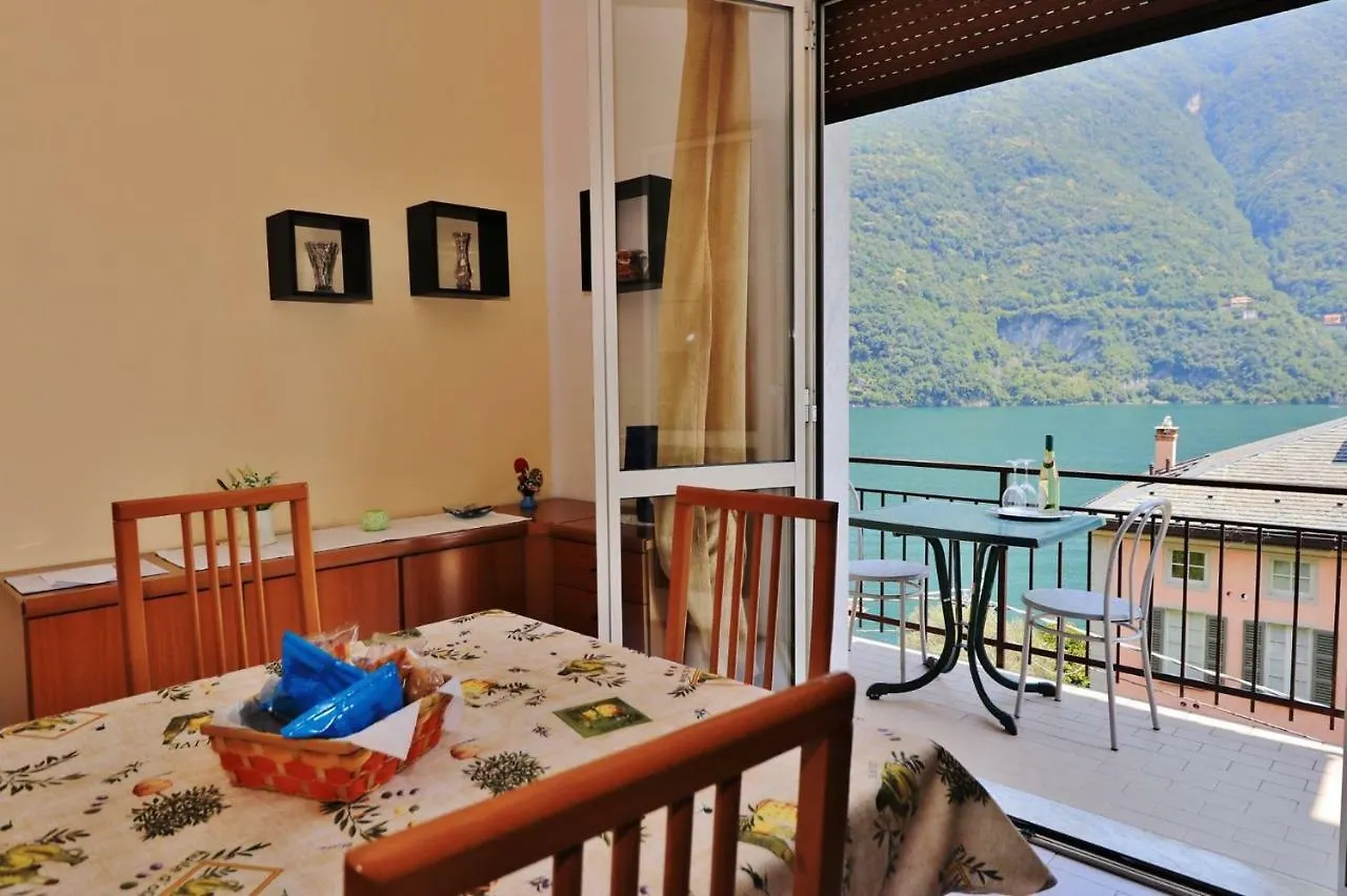 Apartment Appartamenti La Porta Sul Lago Laglio