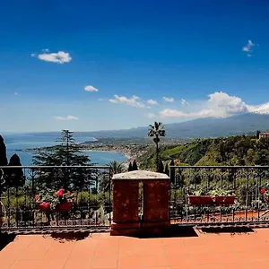 Casa Lionessa , Taormina Italy