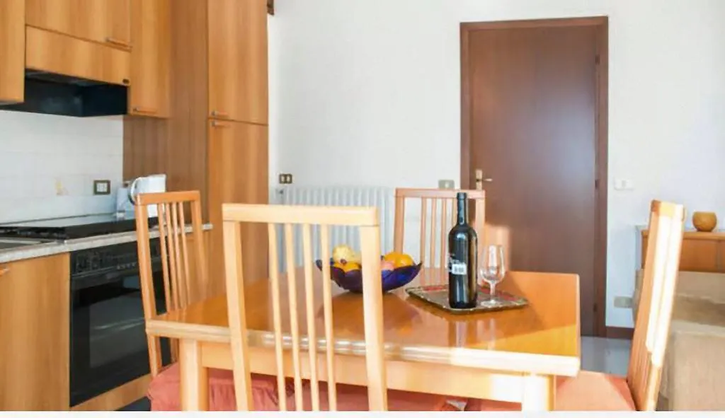 Appartamenti La Porta Sul Lago Laglio Apartment