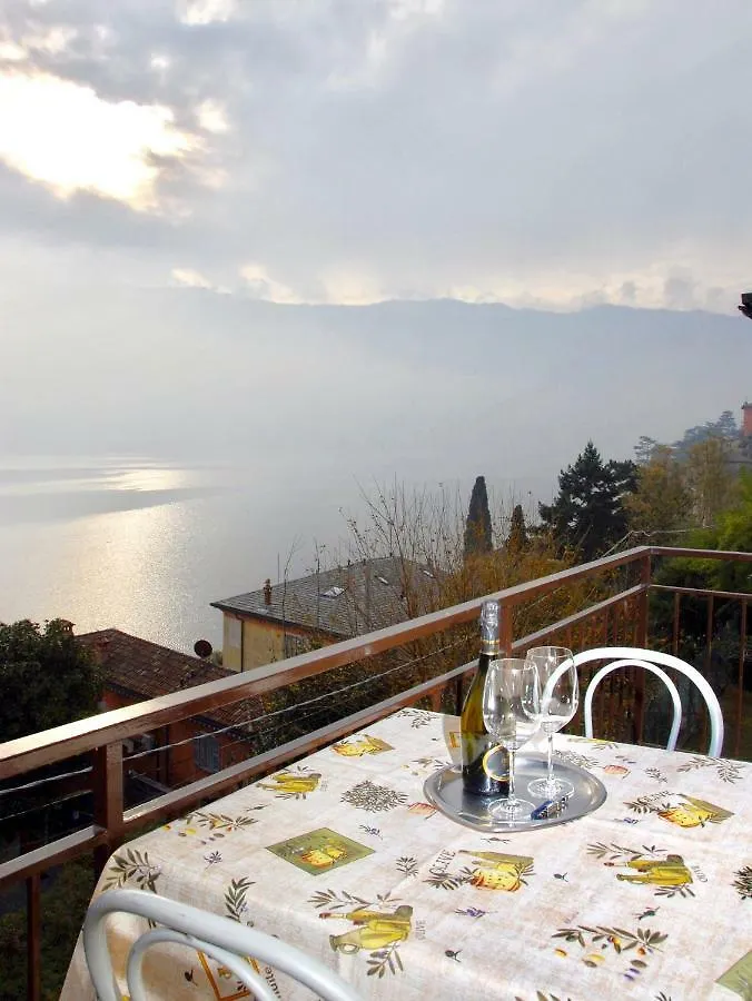 Apartment Appartamenti La Porta Sul Lago Laglio Italy