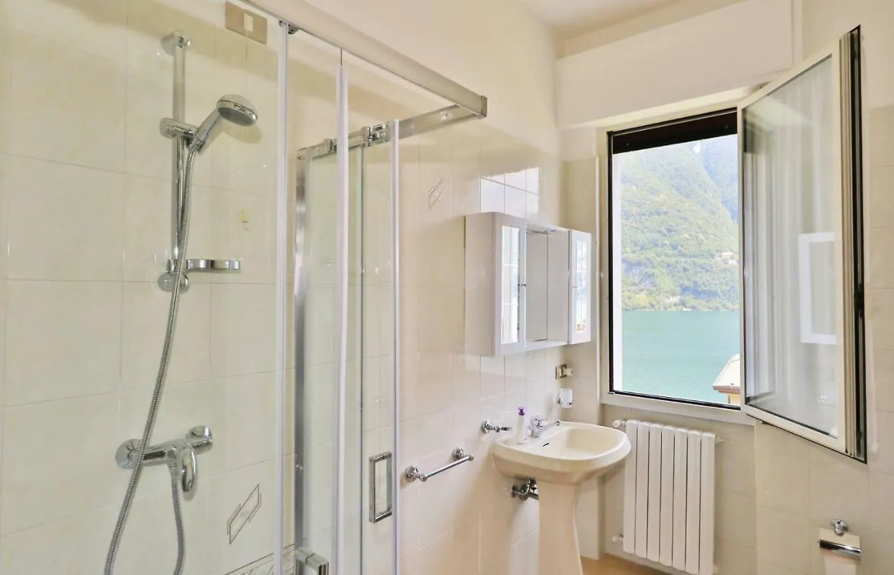 Apartment Appartamenti La Porta Sul Lago Laglio